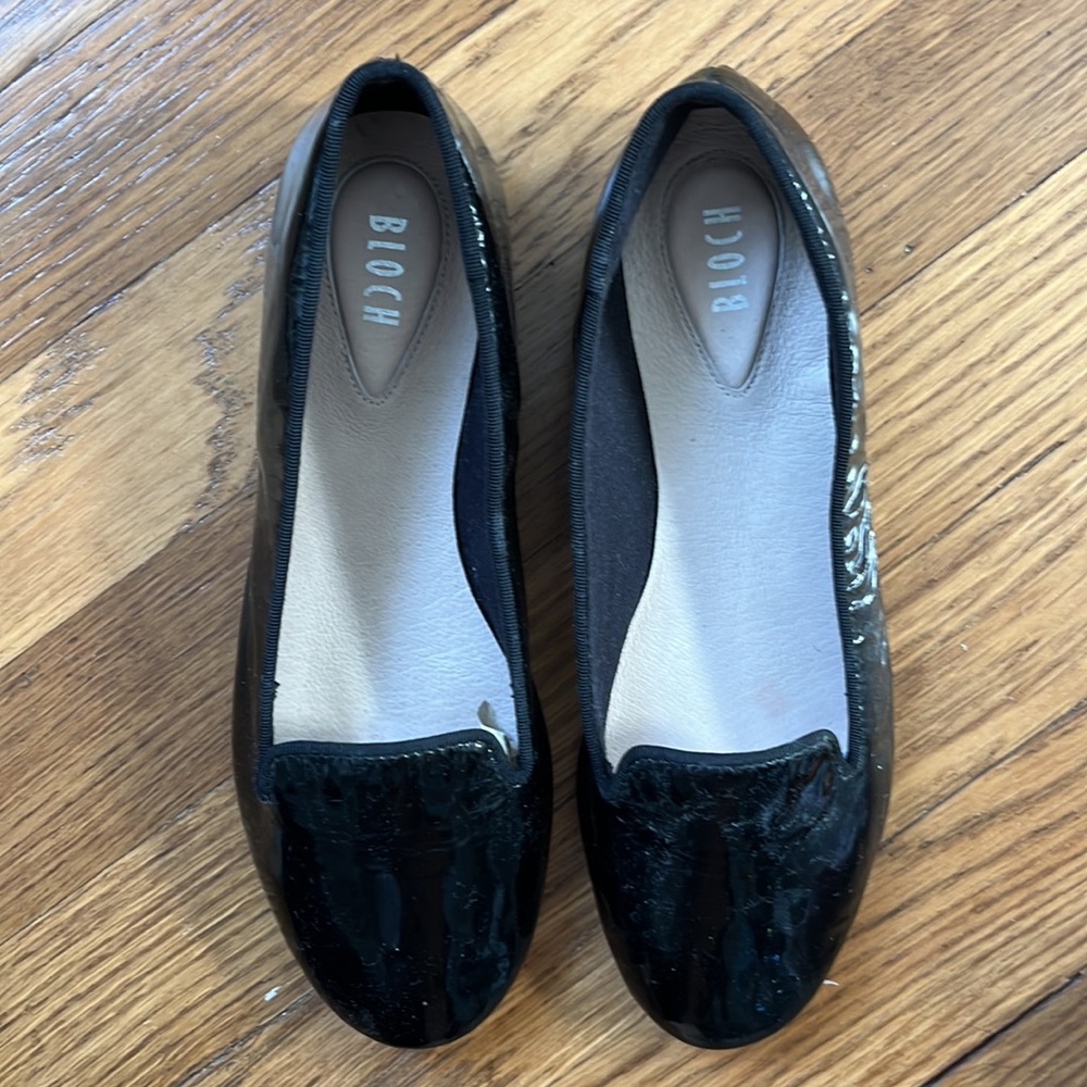 Bloch kids black patent leather shoes size 35